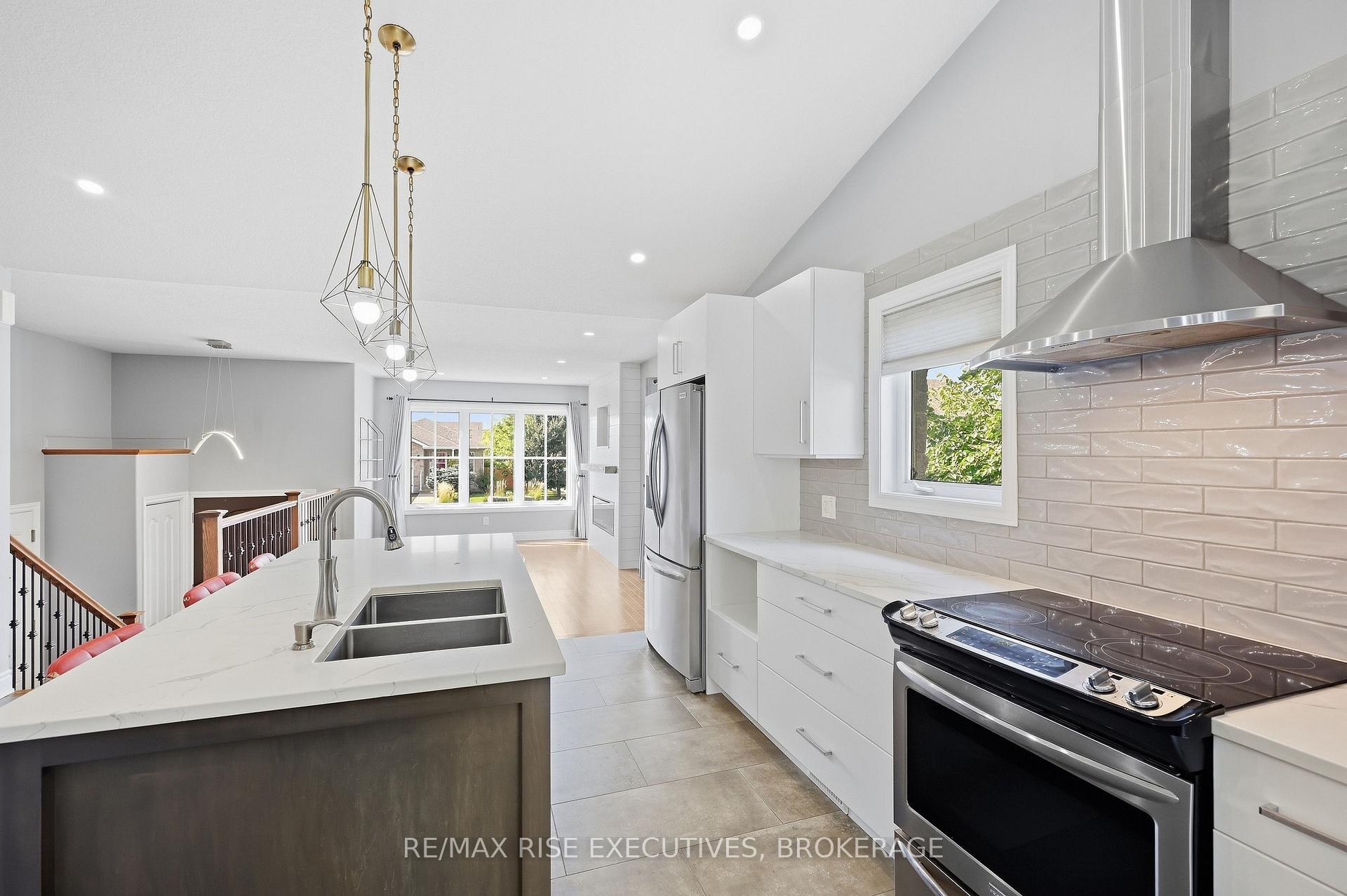 Photo 12 of 1500 Crimson Crescent, Kingston, City Northwest — HOMEH