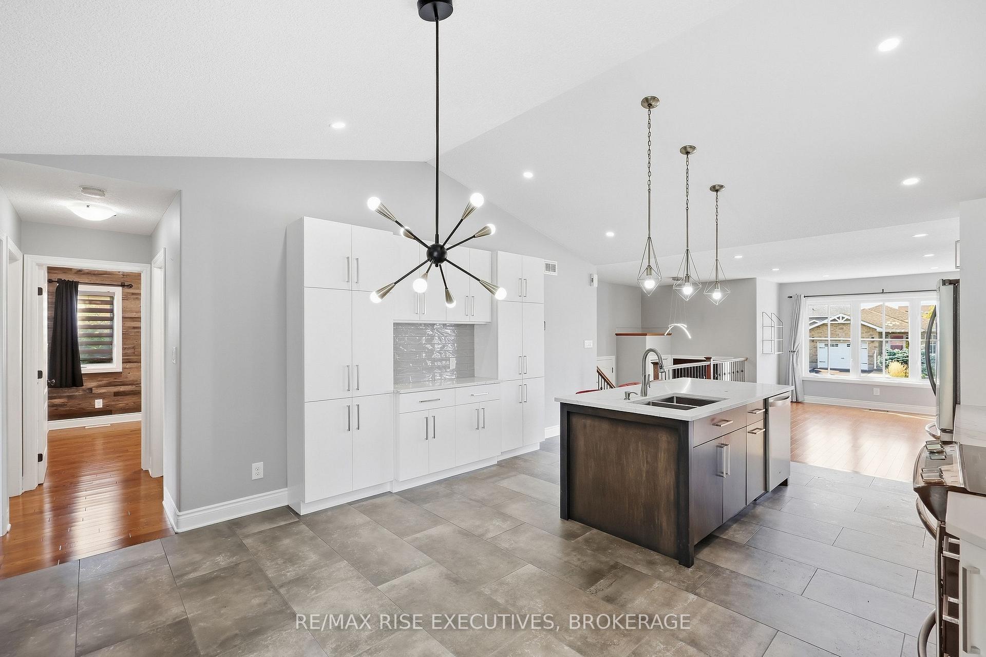 Photo 13 of 1500 Crimson Crescent, Kingston, City Northwest — HOMEH