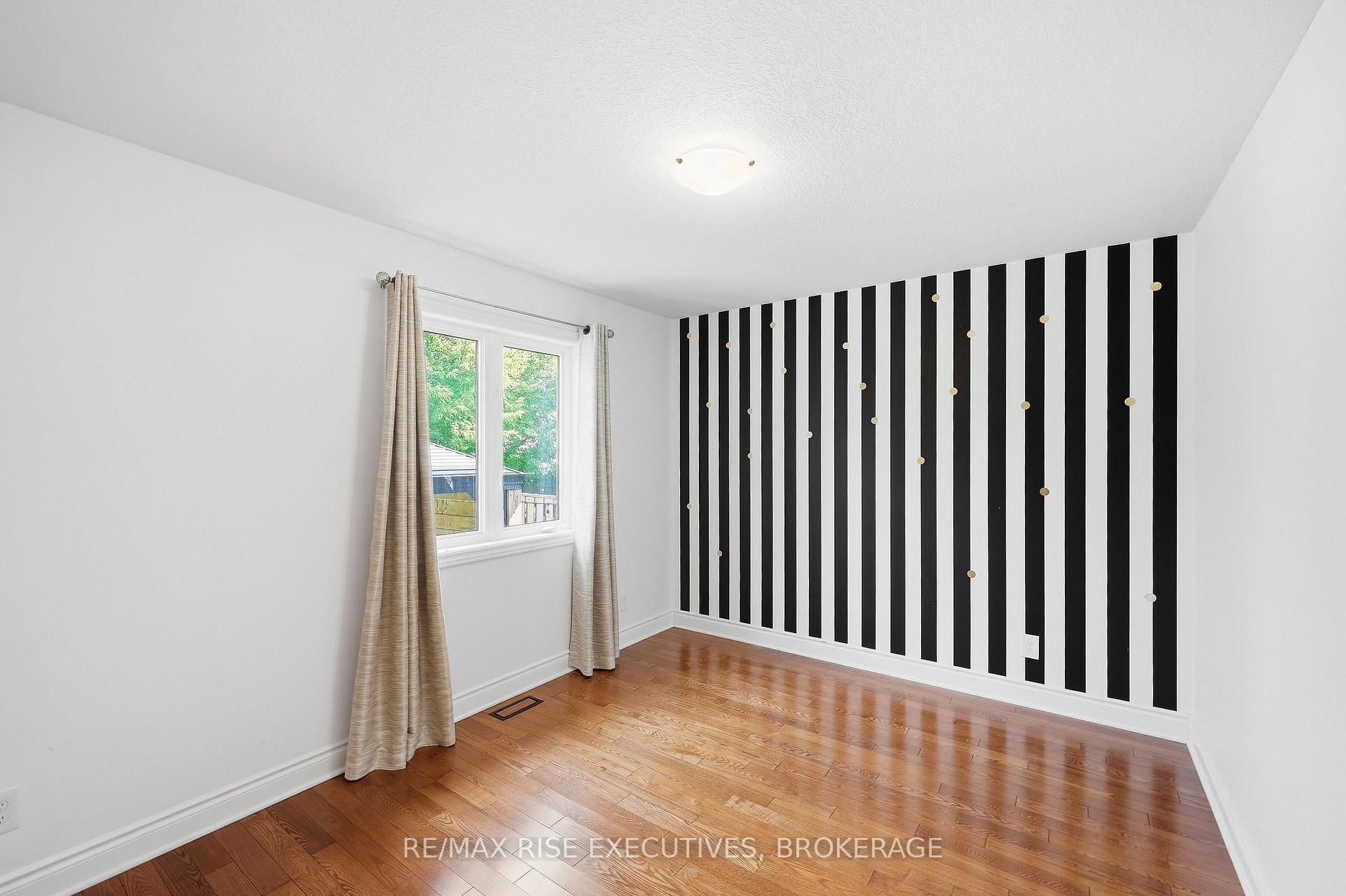 Photo 21 of 1500 Crimson Crescent, Kingston, City Northwest — HOMEH