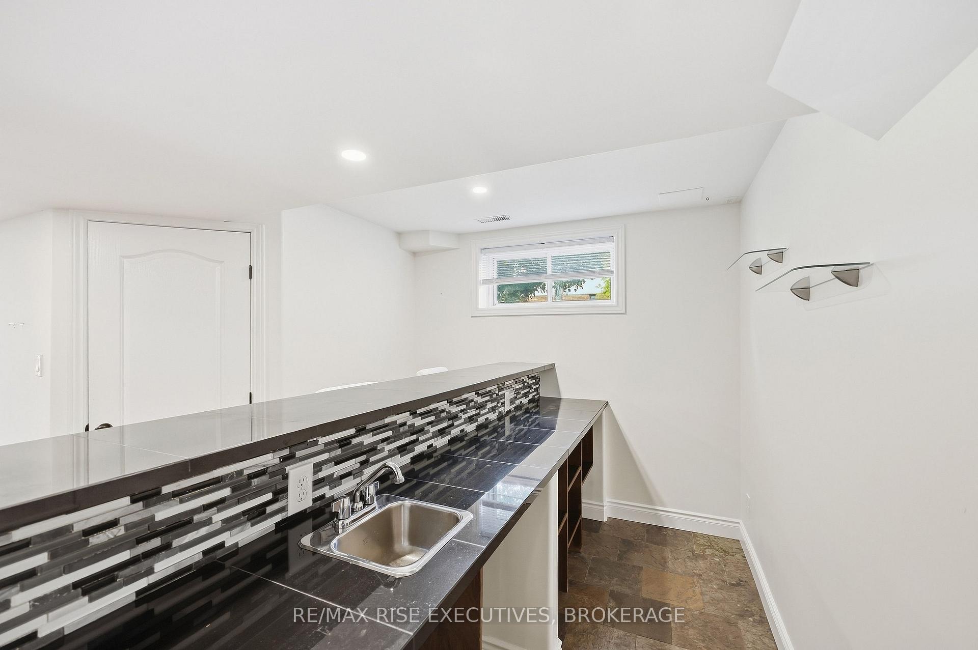 Photo 29 of 1500 Crimson Crescent, Kingston, City Northwest — HOMEH