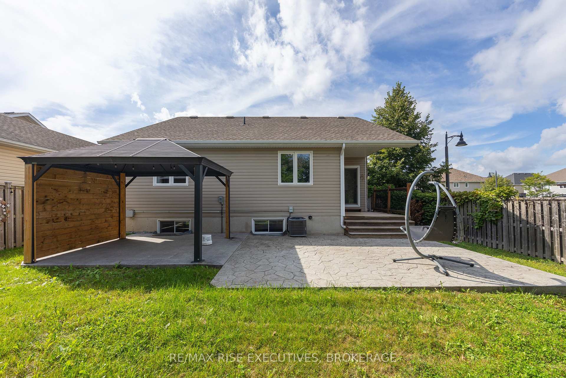 Photo 39 of 1500 Crimson Crescent, Kingston, City Northwest — HOMEH