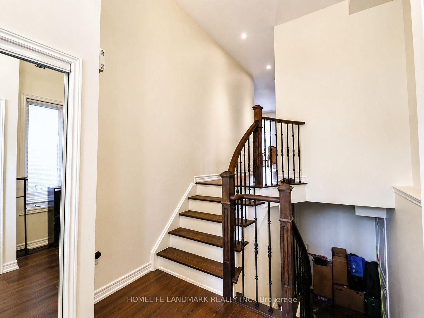 Photo 6 of 41 Mansard Drive, Richmond Hill, Jefferson — HOMEH