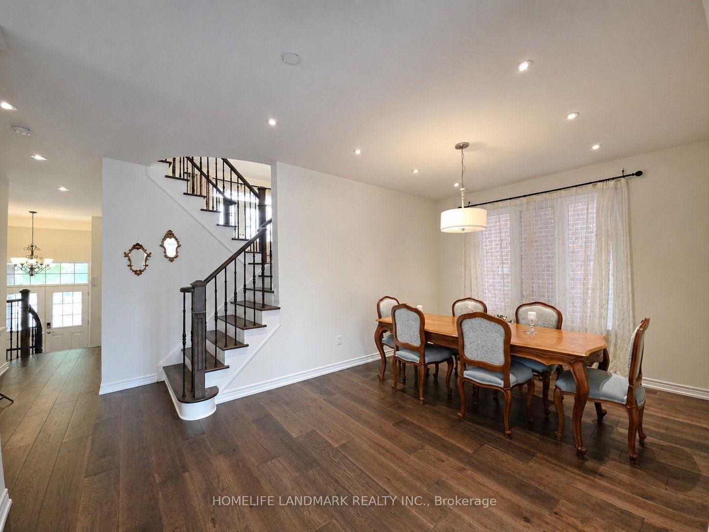Photo 10 of 41 Mansard Drive, Richmond Hill, Jefferson — HOMEH