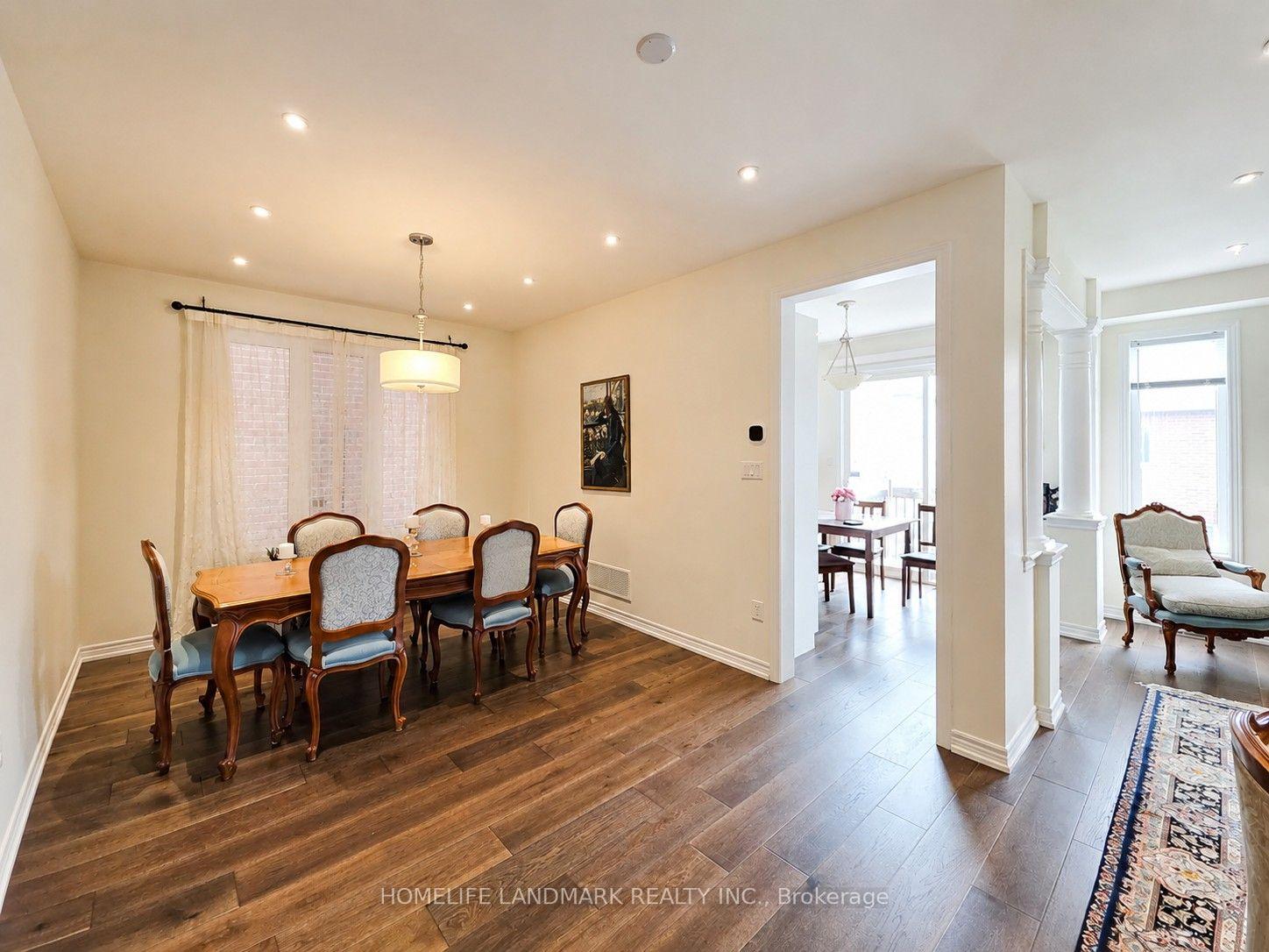 Photo 12 of 41 Mansard Drive, Richmond Hill, Jefferson — HOMEH
