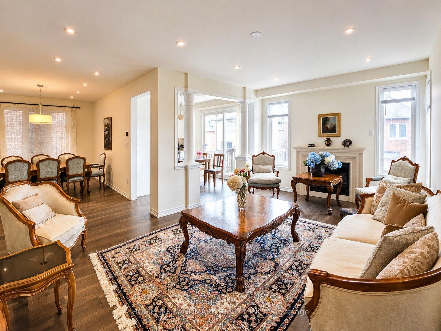 Photo 17 of 41 Mansard Drive, Richmond Hill, Jefferson — HOMEH