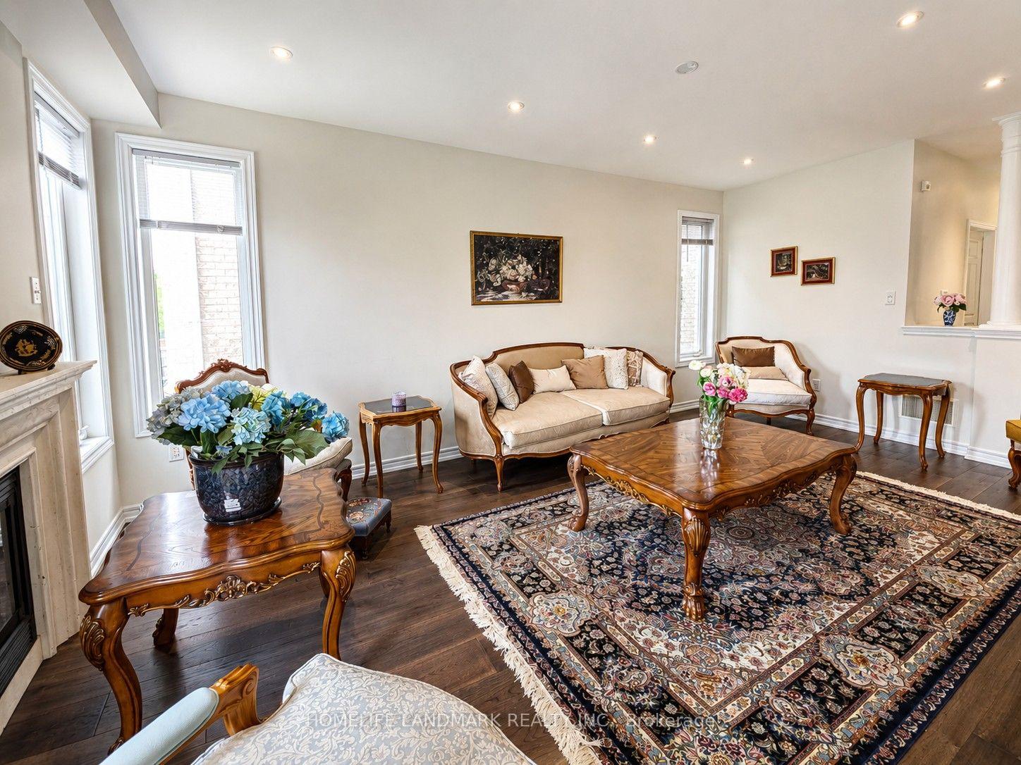 Photo 18 of 41 Mansard Drive, Richmond Hill, Jefferson — HOMEH