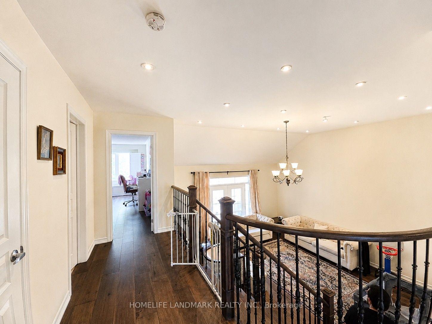 Photo 26 of 41 Mansard Drive, Richmond Hill, Jefferson — HOMEH