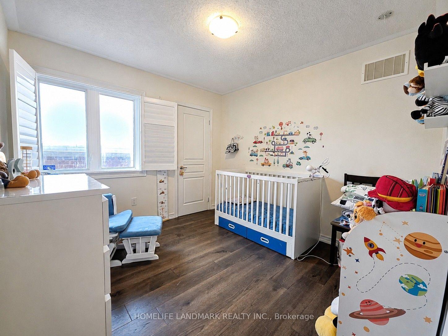Photo 34 of 41 Mansard Drive, Richmond Hill, Jefferson — HOMEH