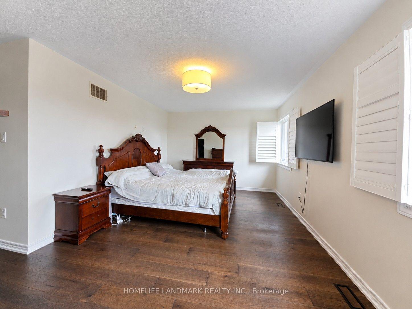 Photo 36 of 41 Mansard Drive, Richmond Hill, Jefferson — HOMEH