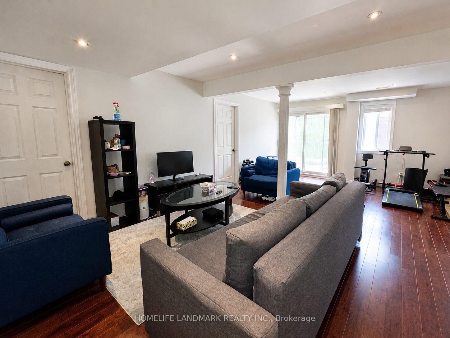 Photo 38 of 41 Mansard Drive, Richmond Hill, Jefferson — HOMEH