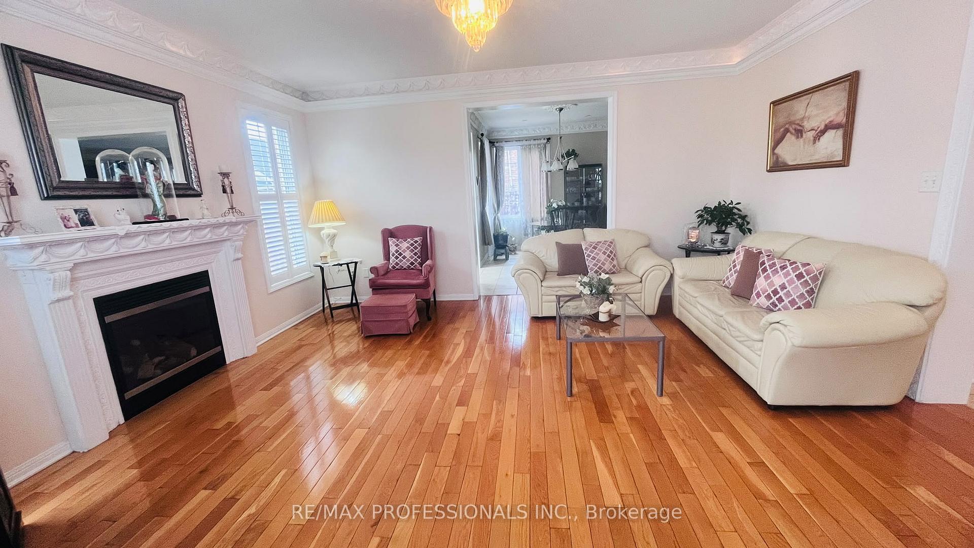 Photo 12 of 49 Colchester Street, Markham, Cornell — HOMEH