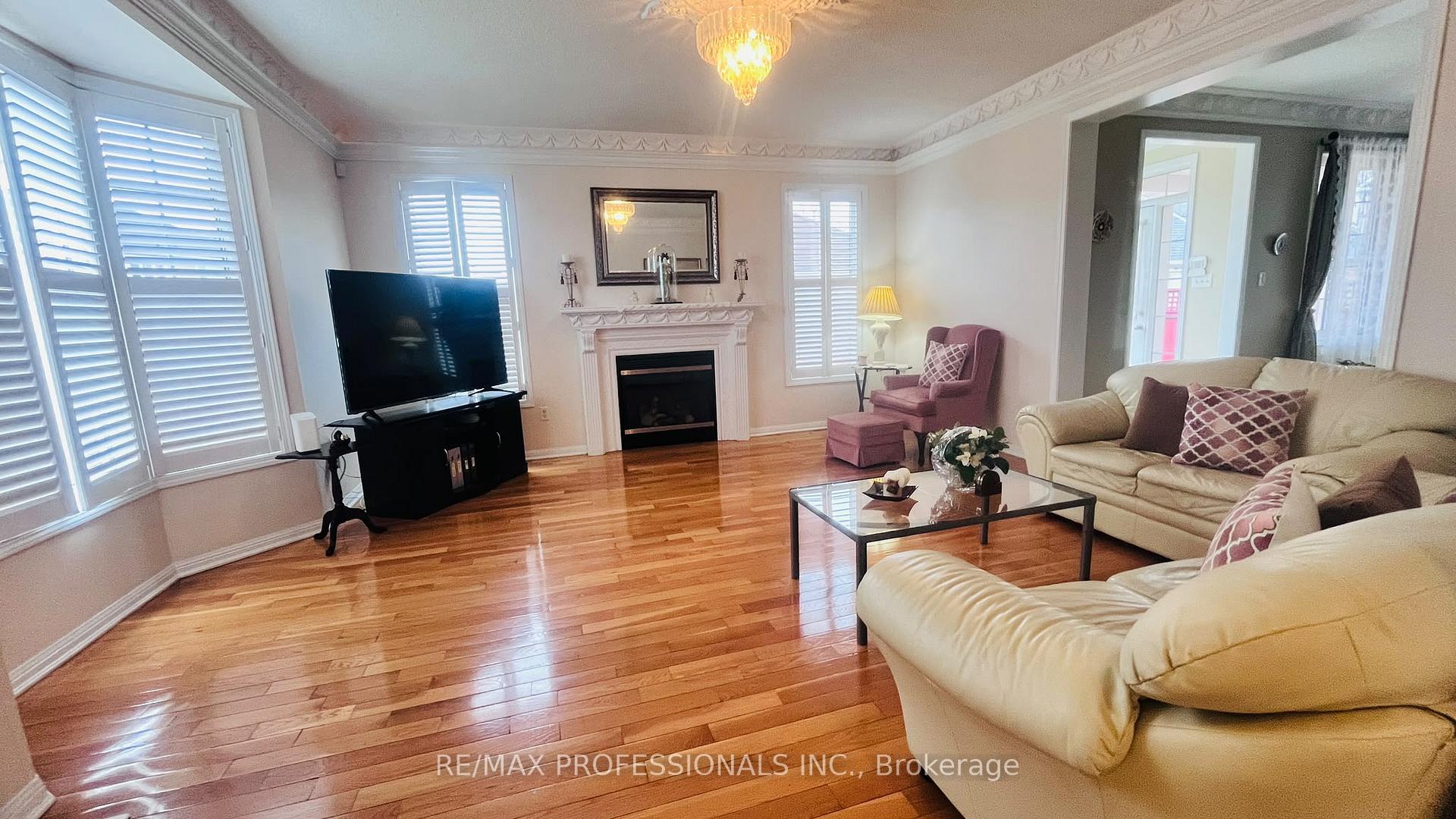 Photo 14 of 49 Colchester Street, Markham, Cornell — HOMEH