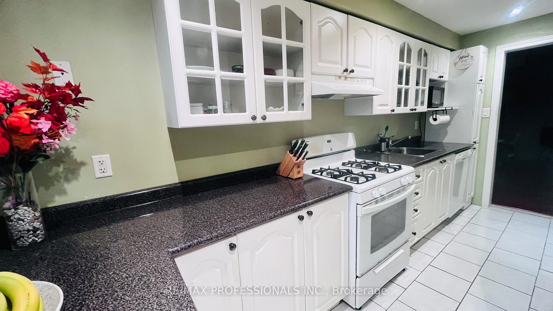 Photo 35 of 49 Colchester Street, Markham, Cornell — HOMEH
