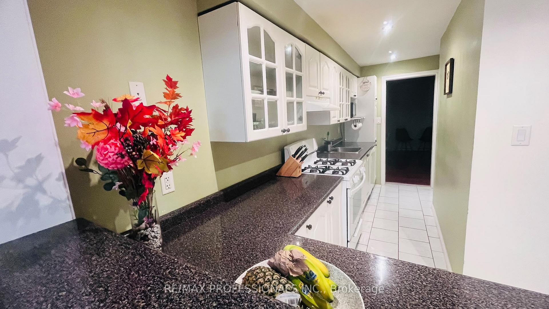 Photo 36 of 49 Colchester Street, Markham, Cornell — HOMEH