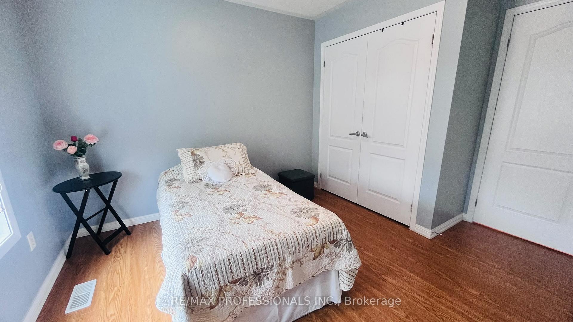Photo 23 of 49 Colchester Street, Markham, Cornell — HOMEH