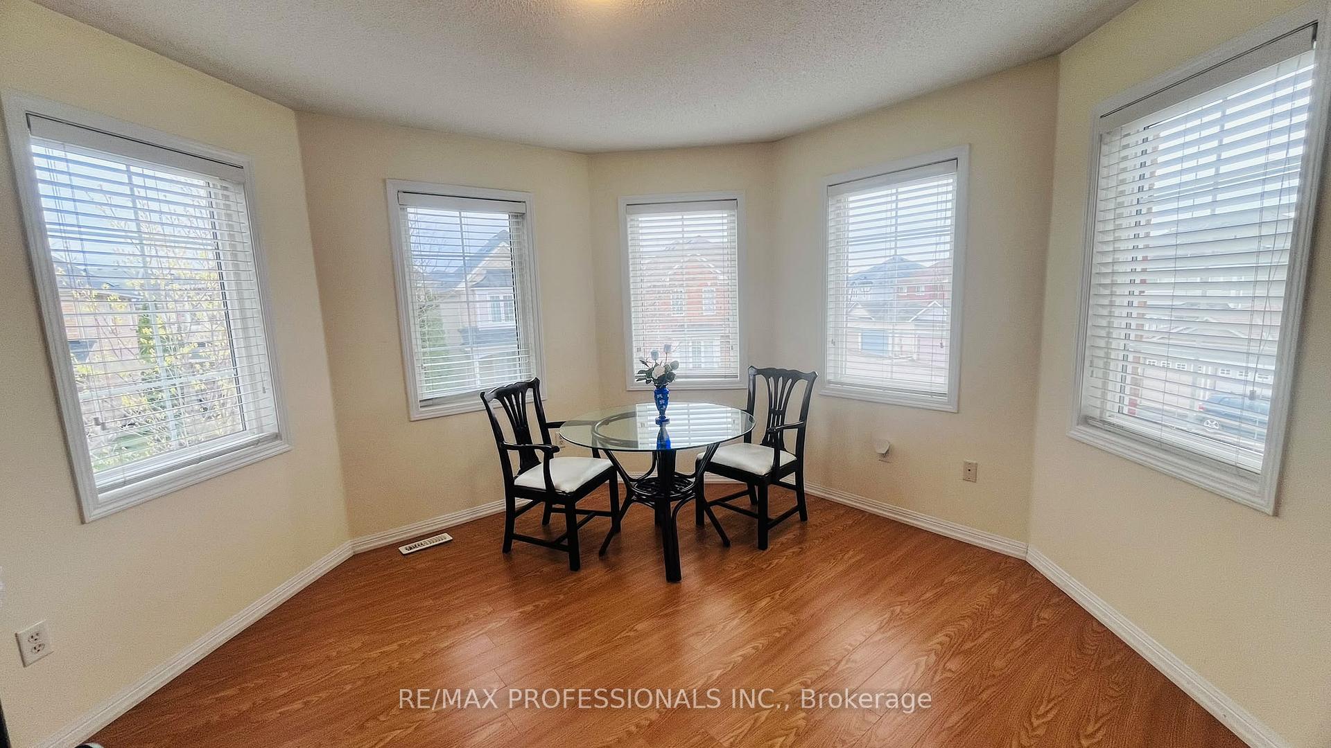Photo 24 of 49 Colchester Street, Markham, Cornell — HOMEH
