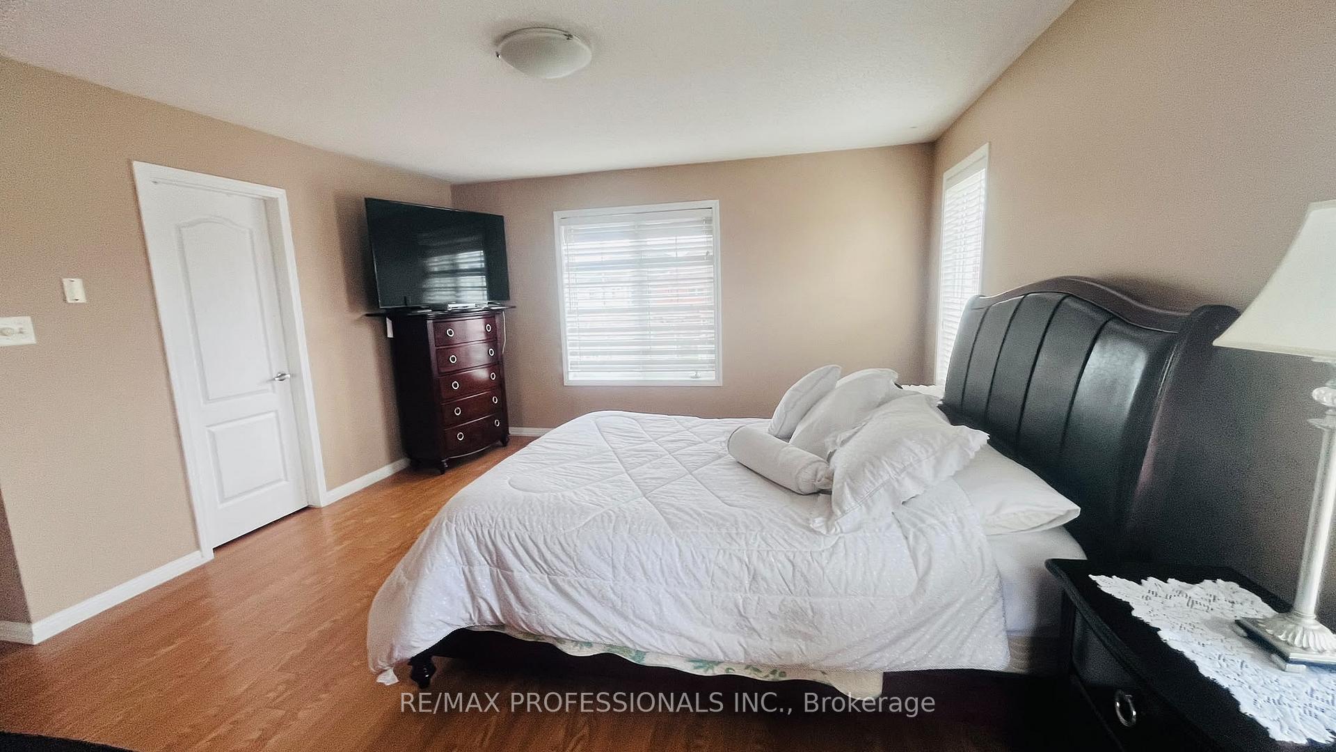 Photo 25 of 49 Colchester Street, Markham, Cornell — HOMEH