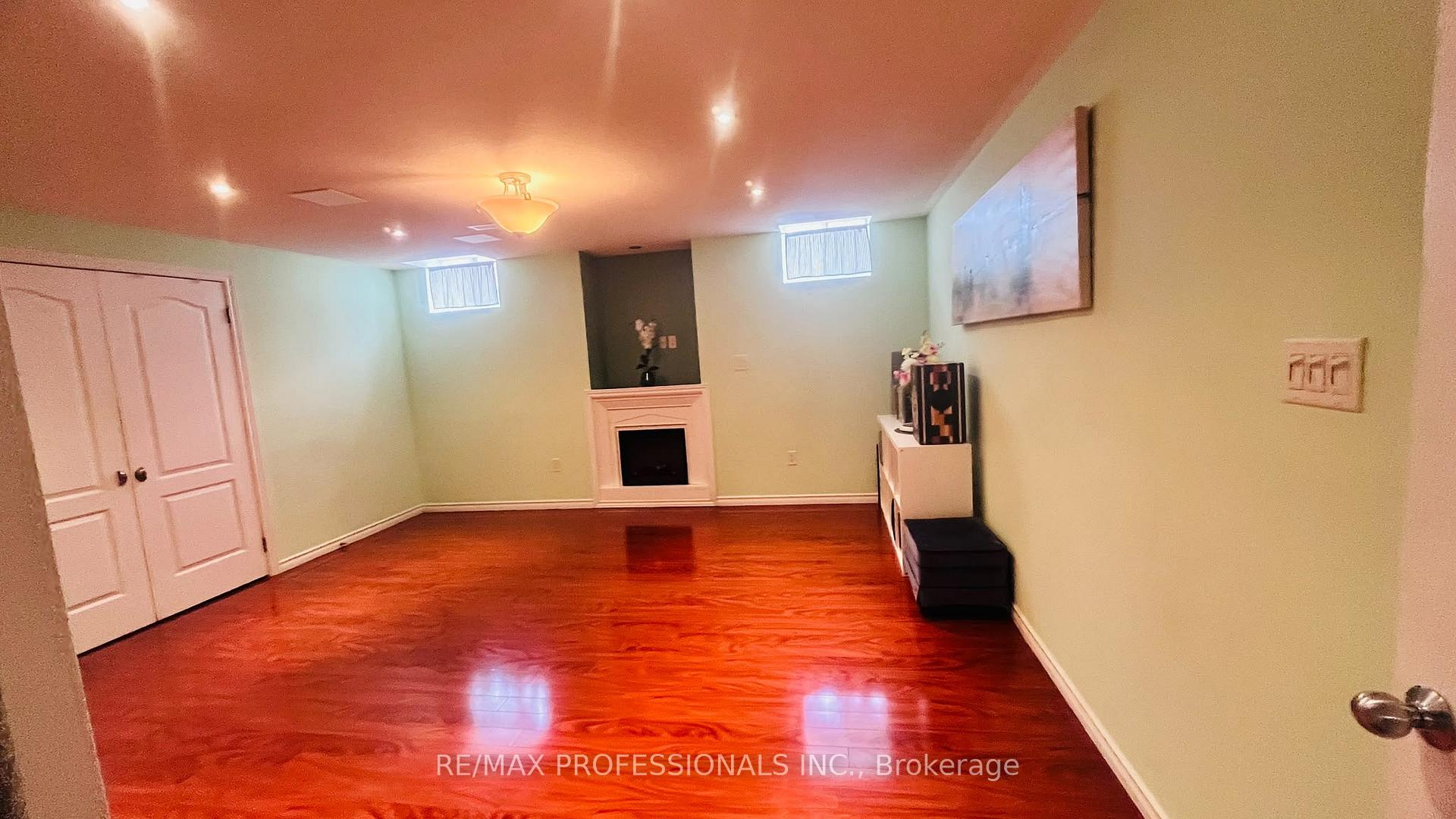 Photo 31 of 49 Colchester Street, Markham, Cornell — HOMEH