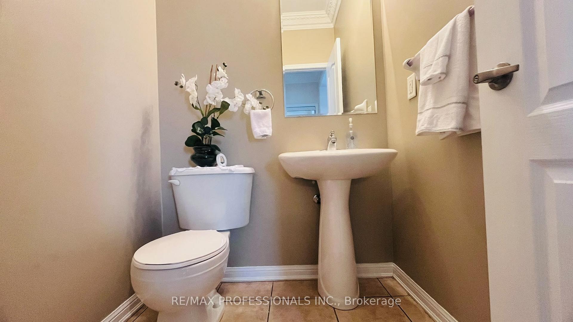 Photo 7 of 49 Colchester Street, Markham, Cornell — HOMEH