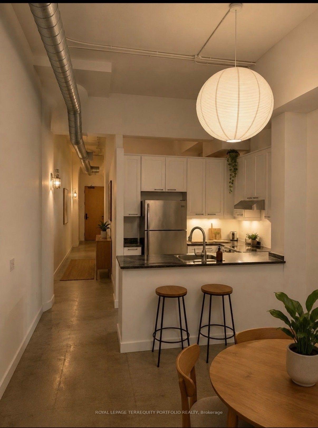 Front of Unit 1016, 155 Dalhousie Street