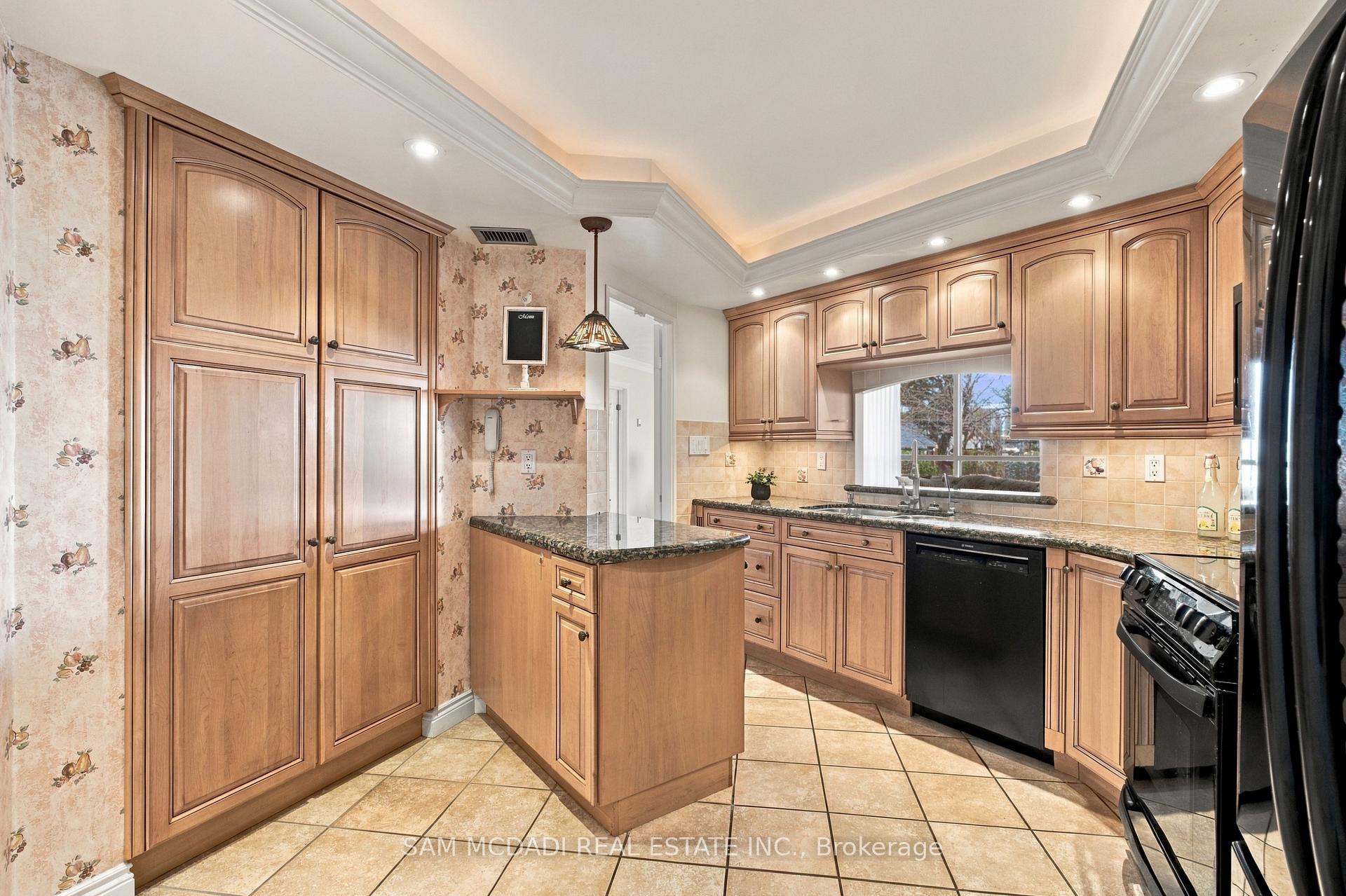 Photo 12 of Unit 2009, 2000 Islington Avenue, Etobicoke, Kingsview Village-The Westway — HOMEH