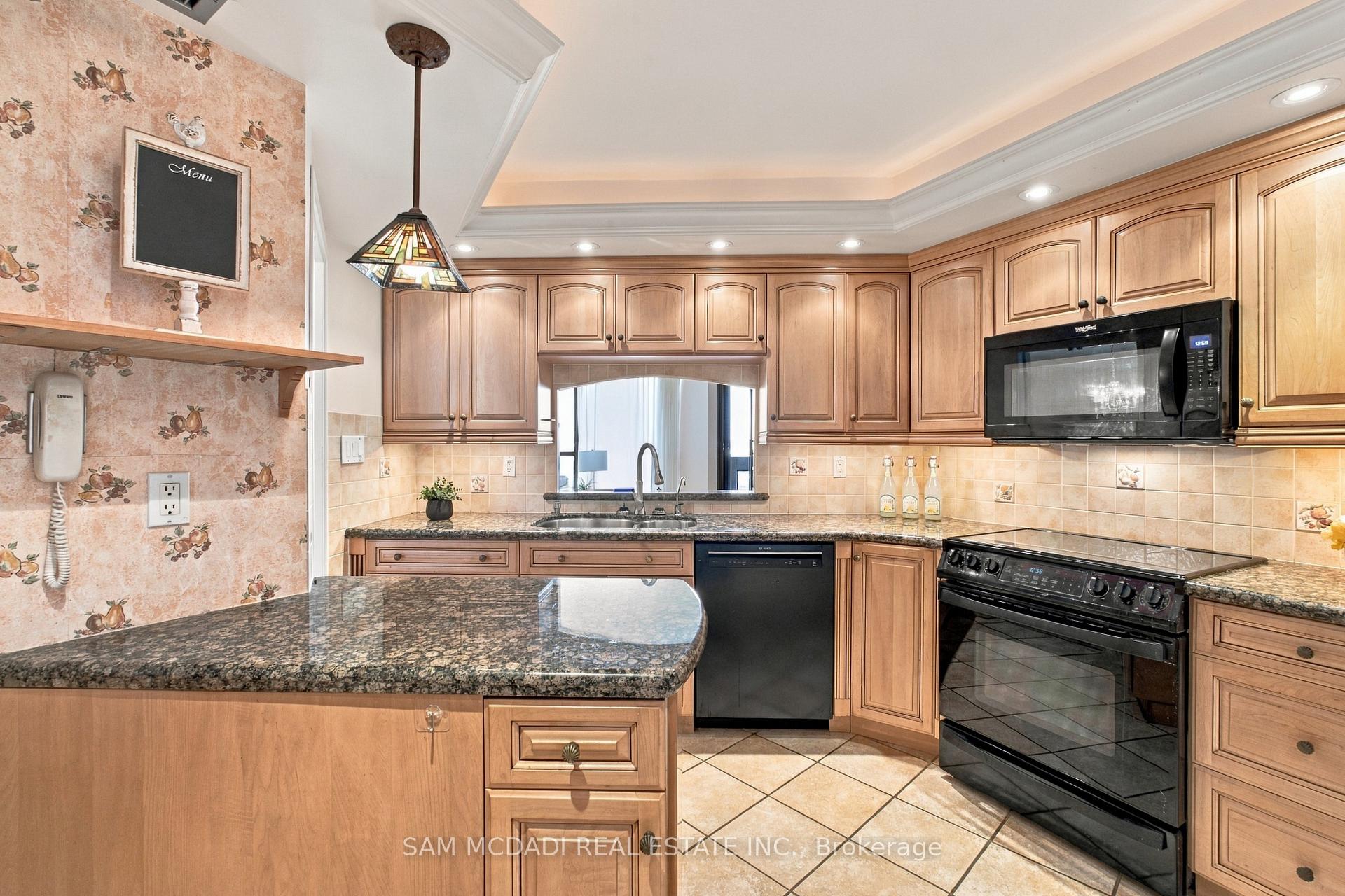 Photo 13 of Unit 2009, 2000 Islington Avenue, Etobicoke, Kingsview Village-The Westway — HOMEH