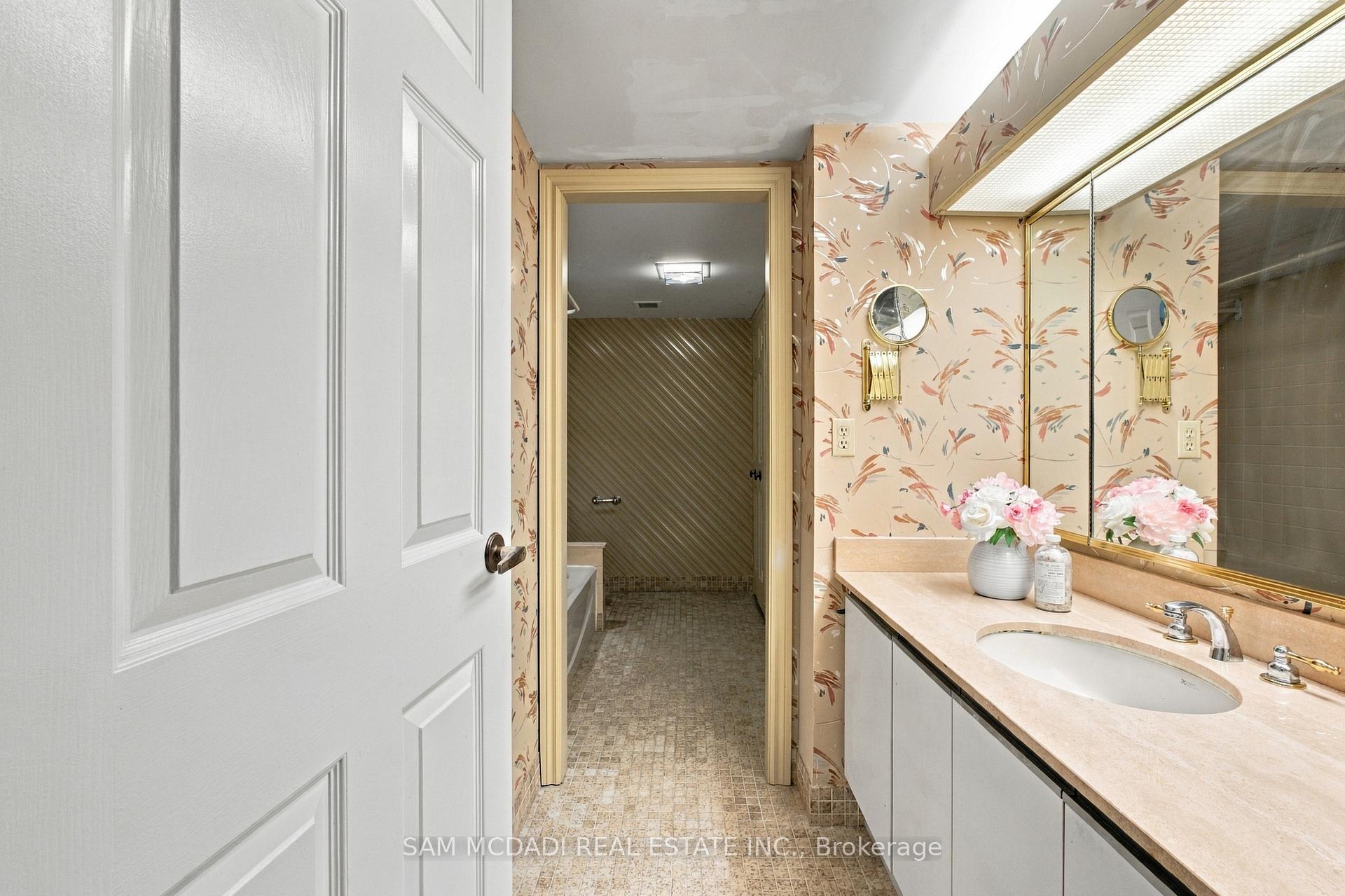 Photo 23 of Unit 2009, 2000 Islington Avenue, Etobicoke, Kingsview Village-The Westway — HOMEH