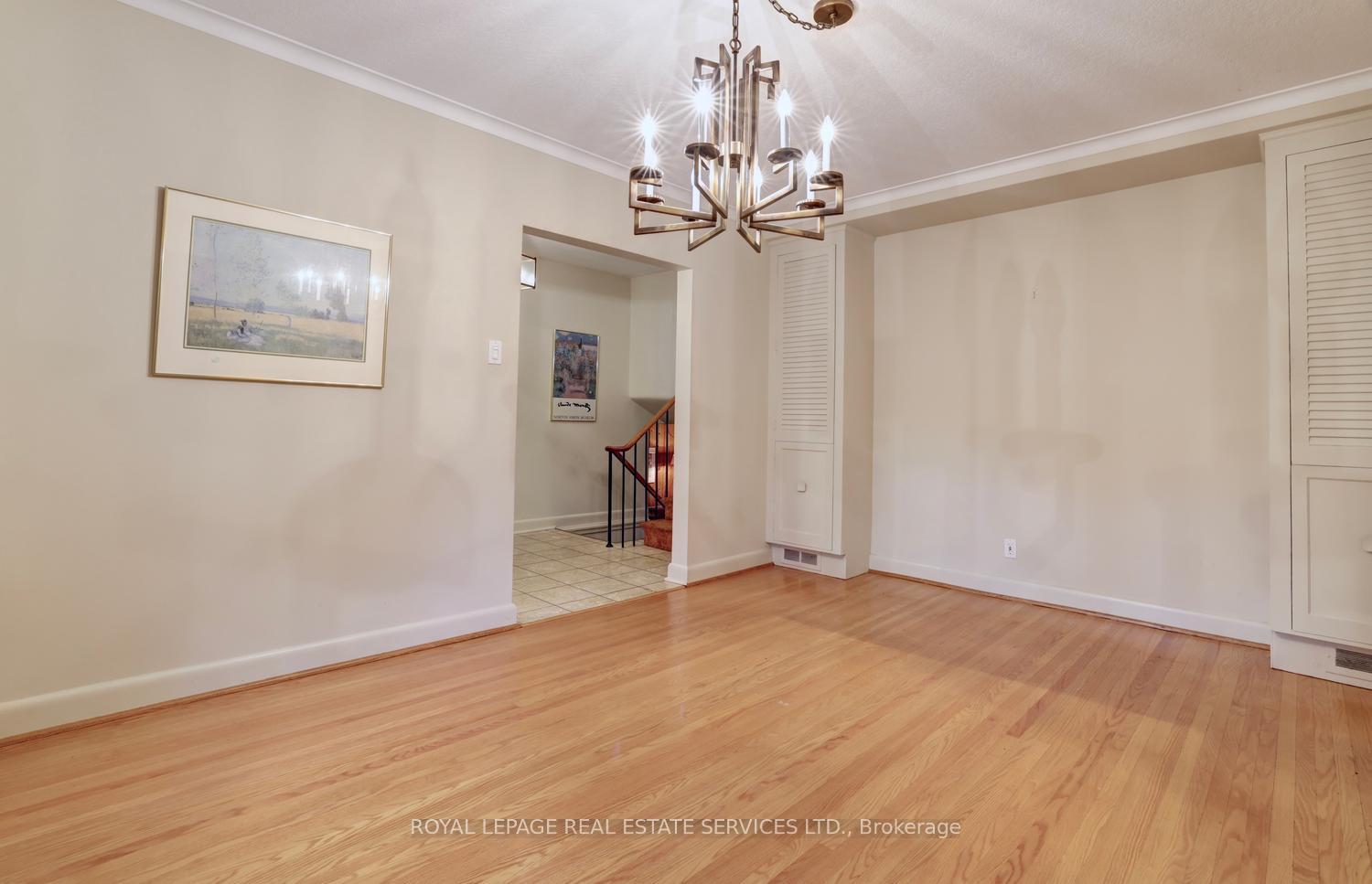 Photo 15 of 19 Prince George Drive, Etobicoke, Princess-Rosethorn — HOMEH