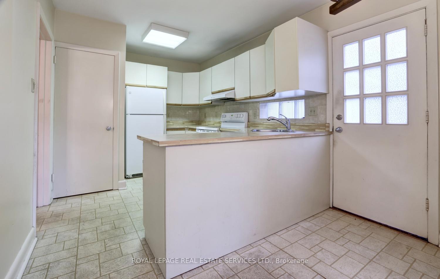 Photo 19 of 19 Prince George Drive, Etobicoke, Princess-Rosethorn — HOMEH