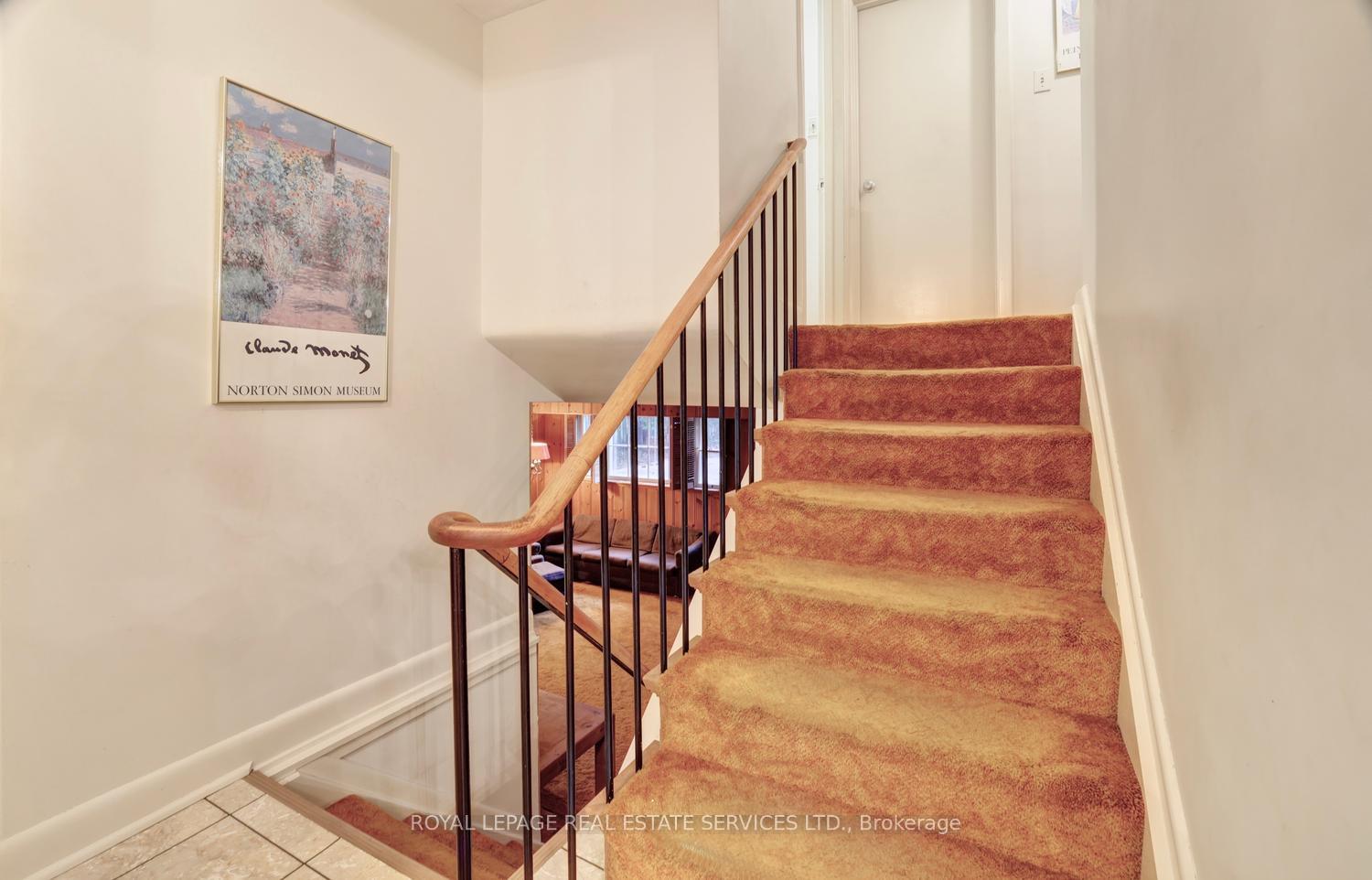 Photo 21 of 19 Prince George Drive, Etobicoke, Princess-Rosethorn — HOMEH