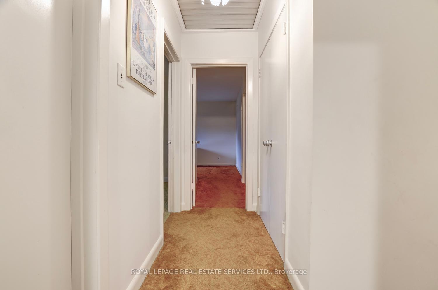 Photo 25 of 19 Prince George Drive, Etobicoke, Princess-Rosethorn — HOMEH