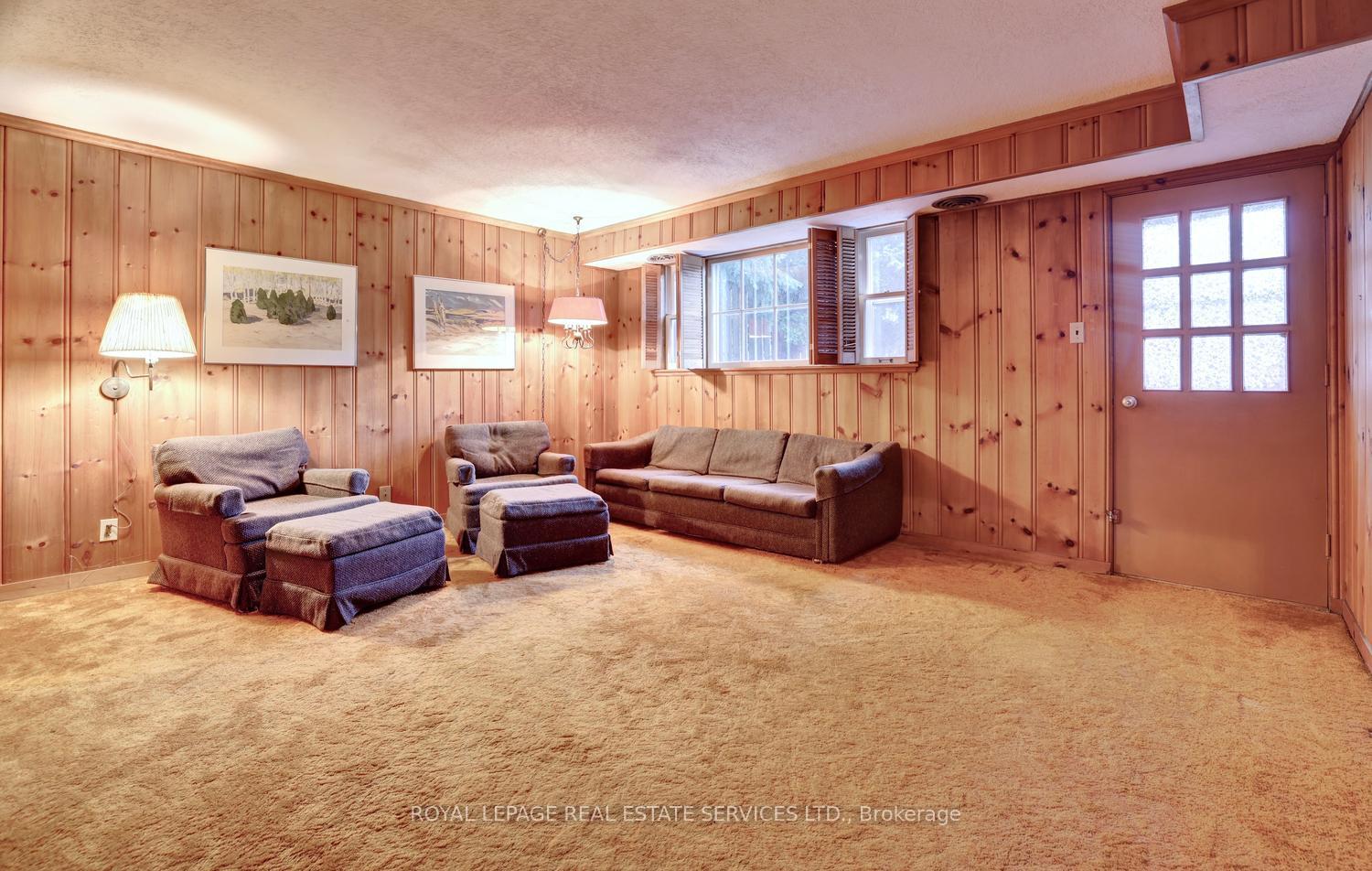 Photo 32 of 19 Prince George Drive, Etobicoke, Princess-Rosethorn — HOMEH