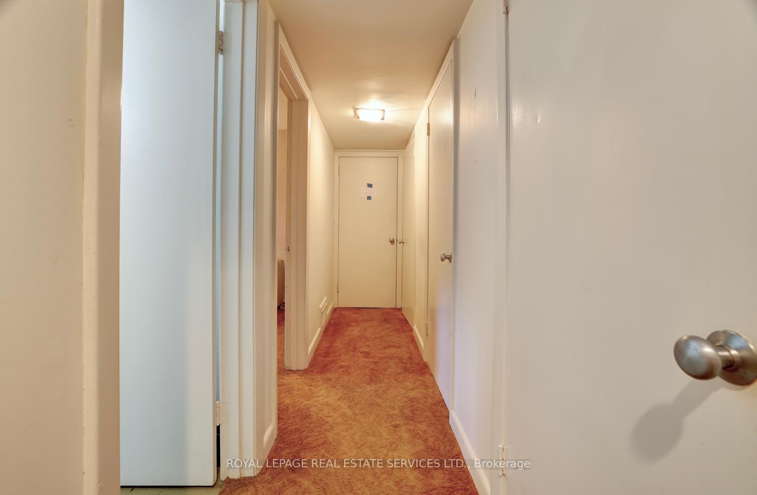 Photo 37 of 19 Prince George Drive, Etobicoke, Princess-Rosethorn — HOMEH