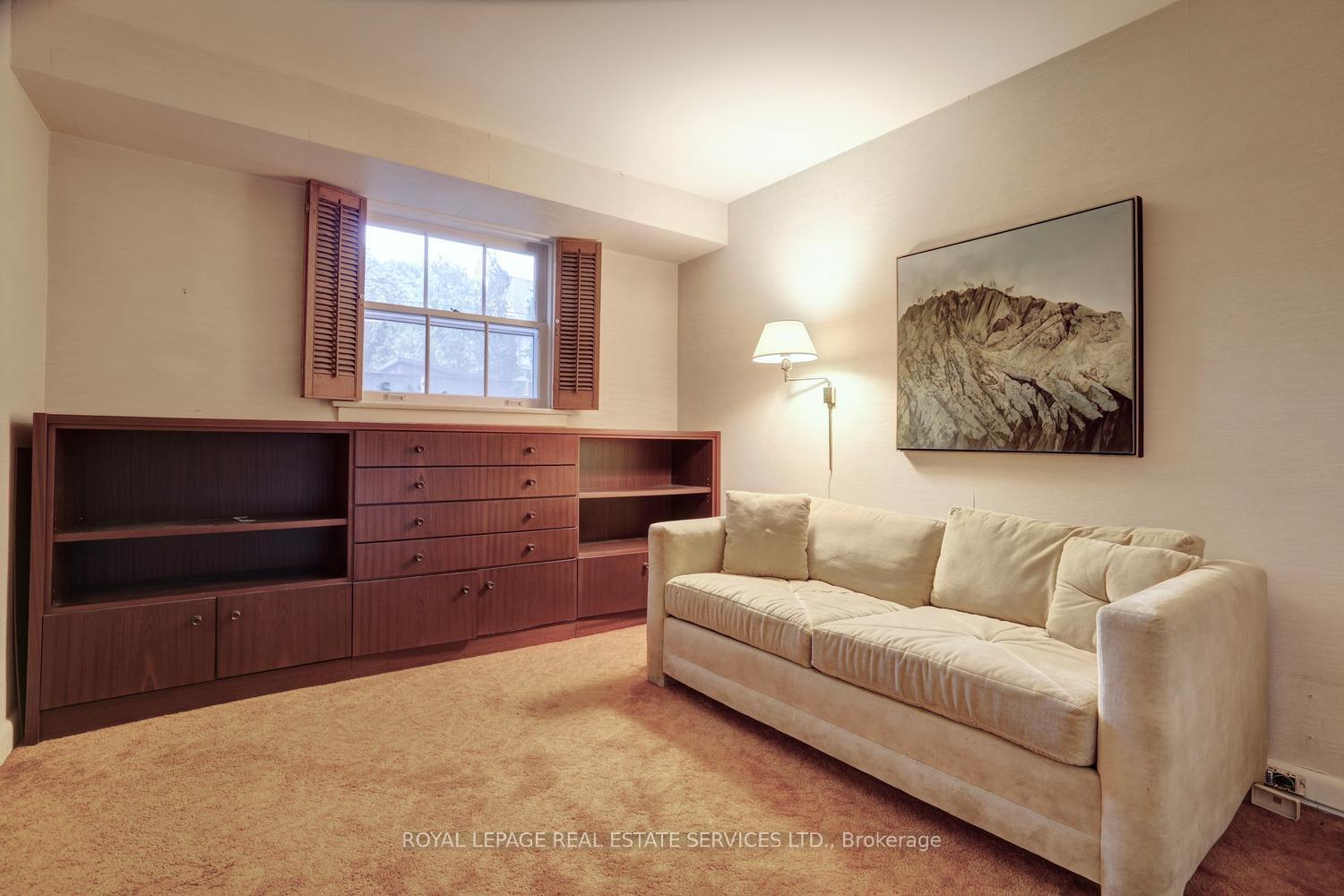 Photo 39 of 19 Prince George Drive, Etobicoke, Princess-Rosethorn — HOMEH