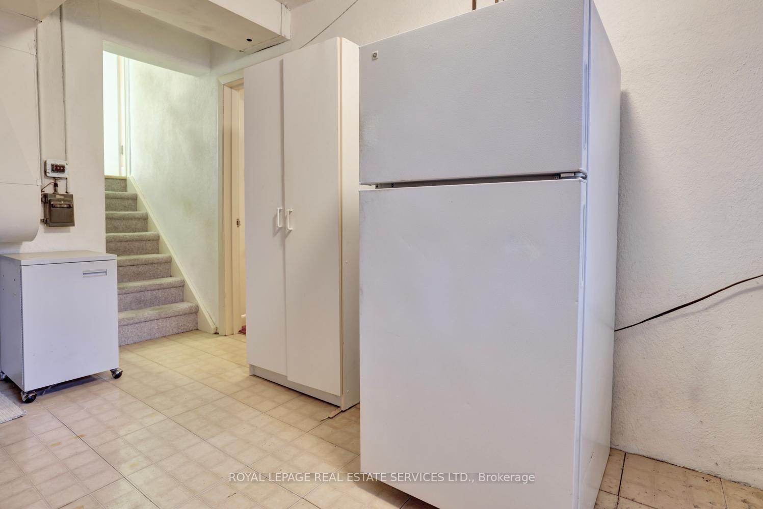 Photo 42 of 19 Prince George Drive, Etobicoke, Princess-Rosethorn — HOMEH