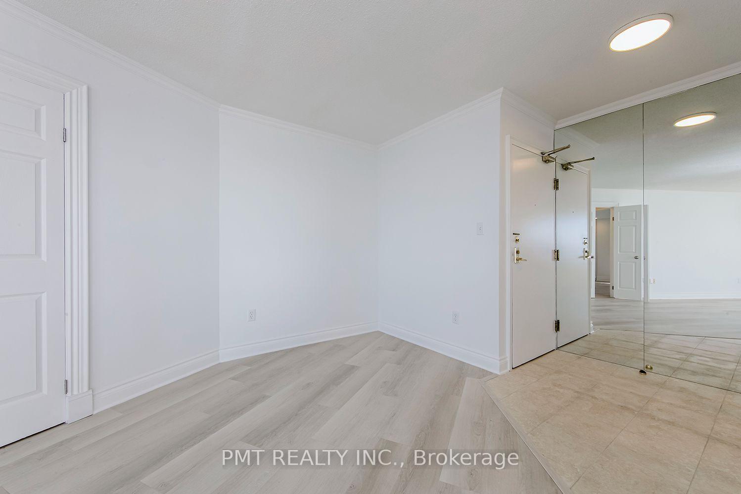 Photo 2 of Unit 1502, 270 Queens Quay W, Toronto, Waterfront Communities — HOMEH