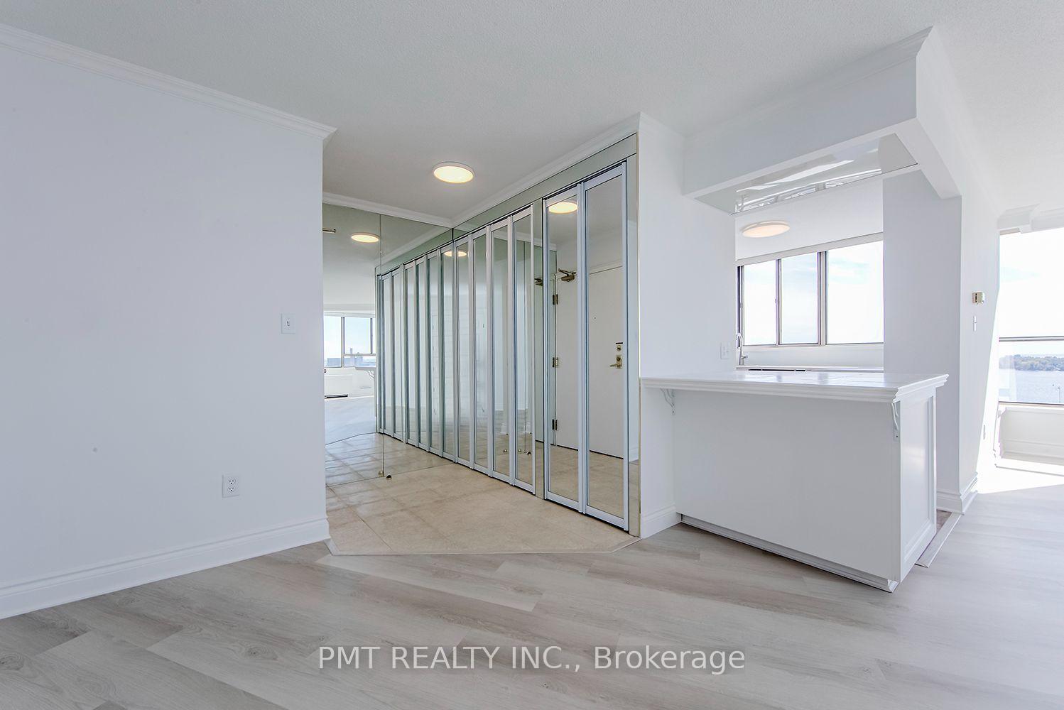 Photo 3 of Unit 1502, 270 Queens Quay W, Toronto, Waterfront Communities — HOMEH