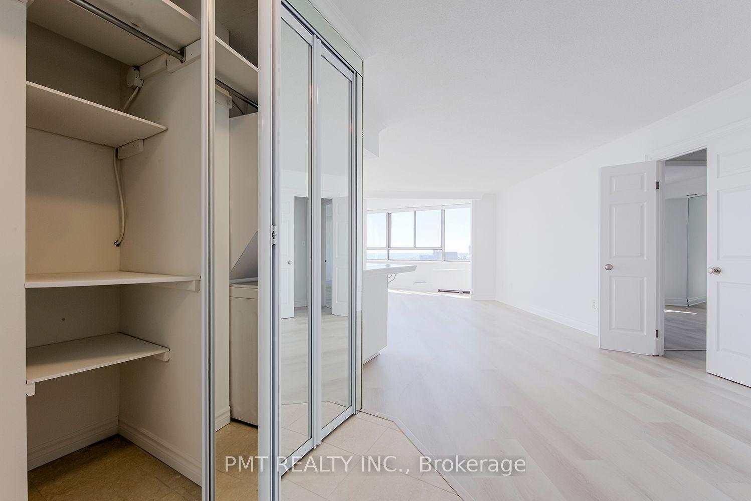 Photo 4 of Unit 1502, 270 Queens Quay W, Toronto, Waterfront Communities — HOMEH
