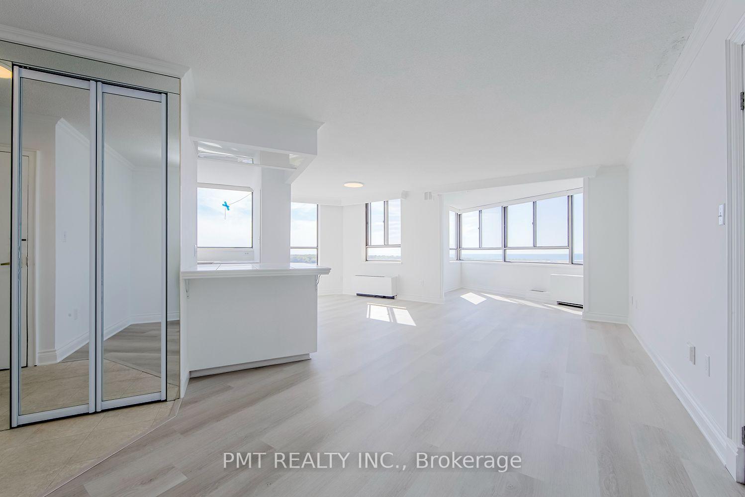 Photo 5 of Unit 1502, 270 Queens Quay W, Toronto, Waterfront Communities — HOMEH