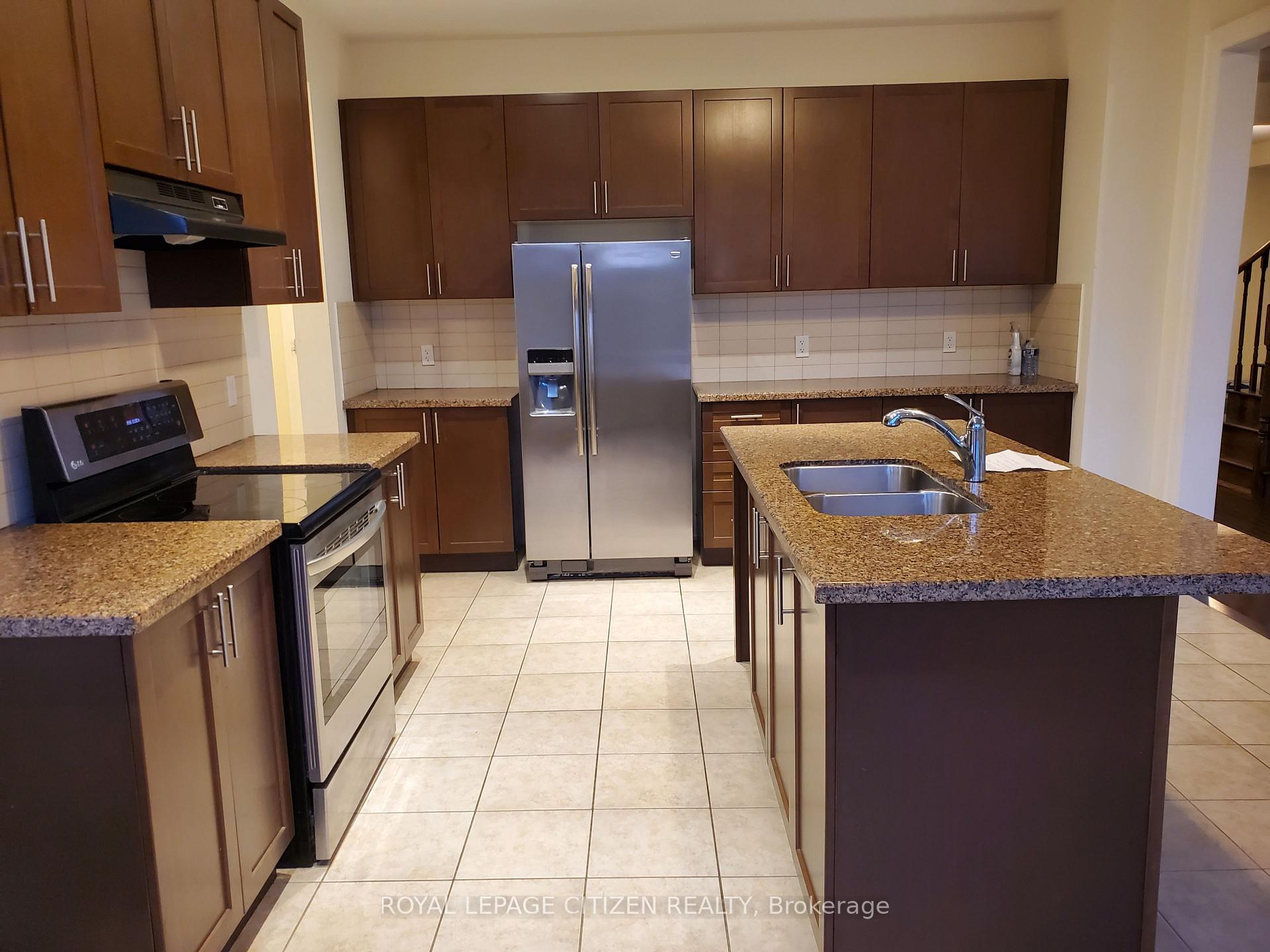 Photo 5 of 211 Symington Avenue, Oshawa, Windfields — HOMEH