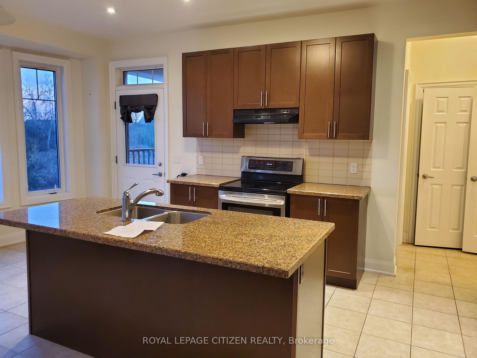 Photo 6 of 211 Symington Avenue, Oshawa, Windfields — HOMEH