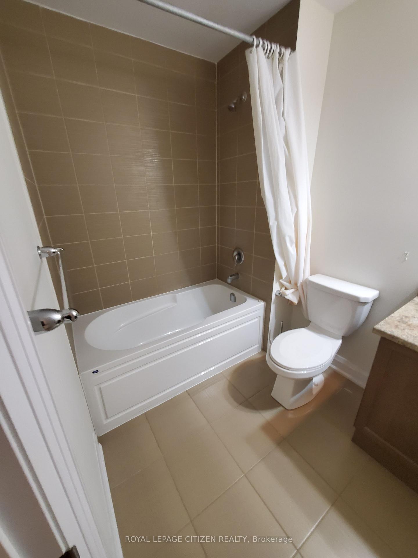 Photo 23 of 211 Symington Avenue, Oshawa, Windfields — HOMEH