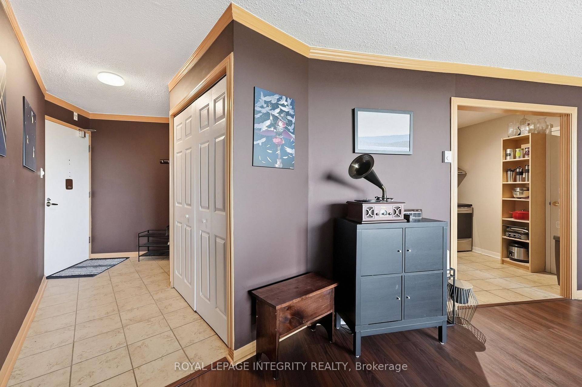 Photo 6 of Unit 806, 900 Dynes Road, Ottawa, Carleton Square — HOMEH