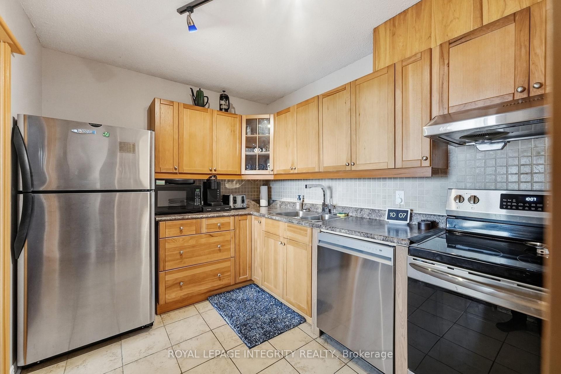 Photo 13 of Unit 806, 900 Dynes Road, Ottawa, Carleton Square — HOMEH