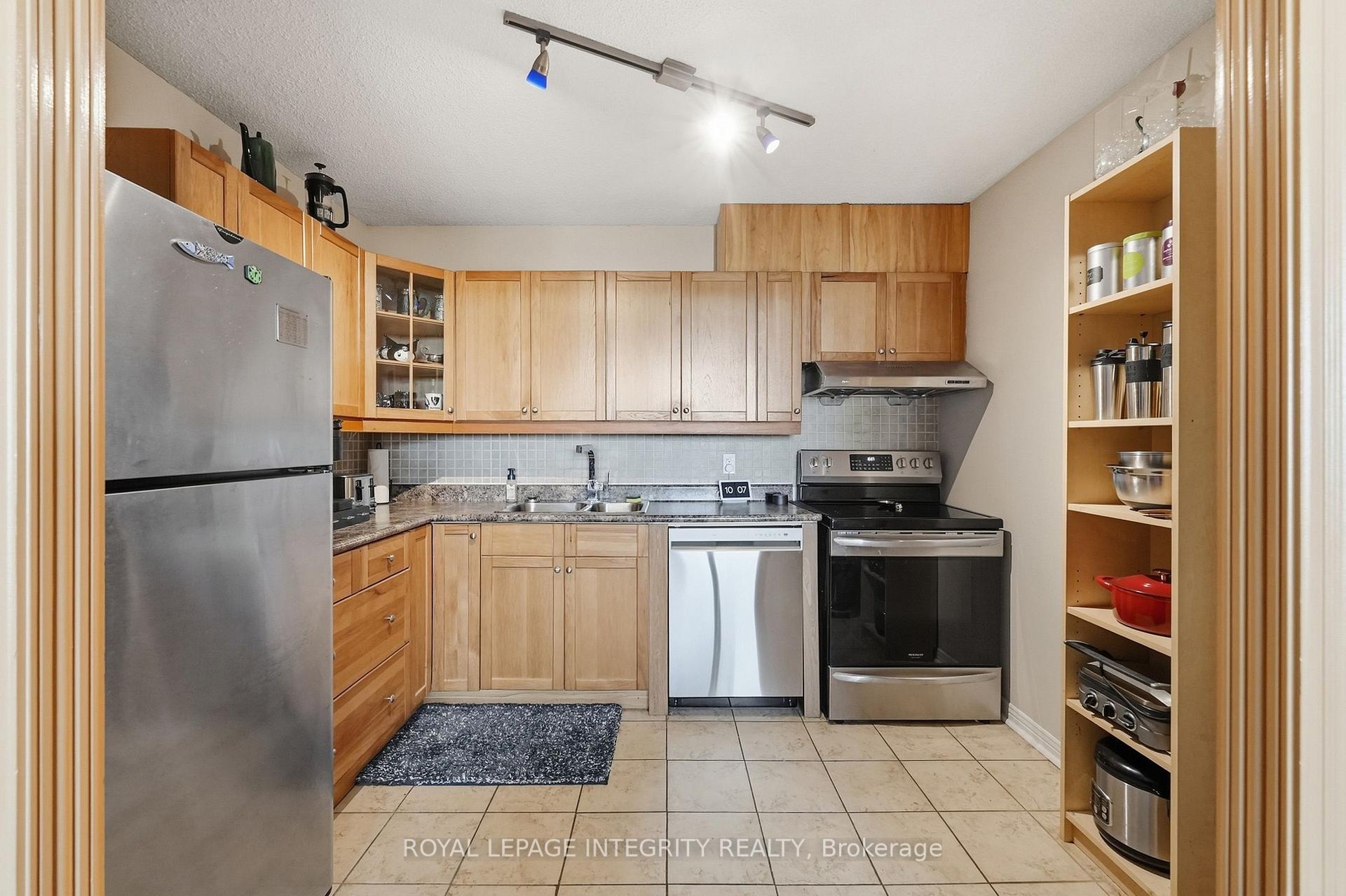 Photo 14 of Unit 806, 900 Dynes Road, Ottawa, Carleton Square — HOMEH