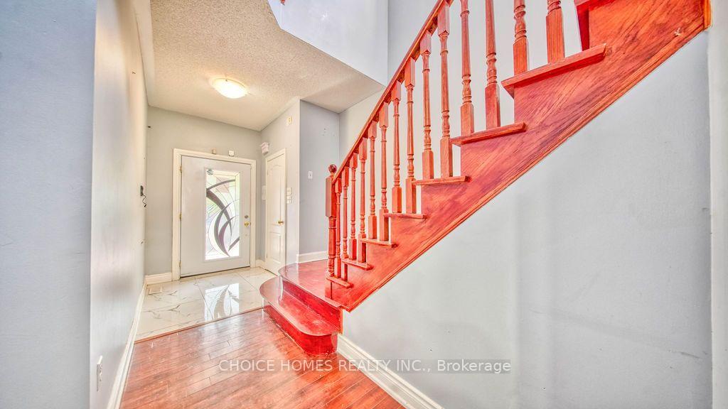 Photo 7 of 27 Savita Road, Brampton, Fletcher's Meadow — HOMEH