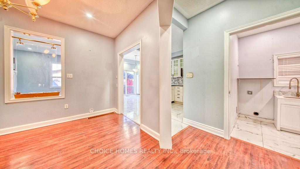 Photo 9 of 27 Savita Road, Brampton, Fletcher's Meadow — HOMEH