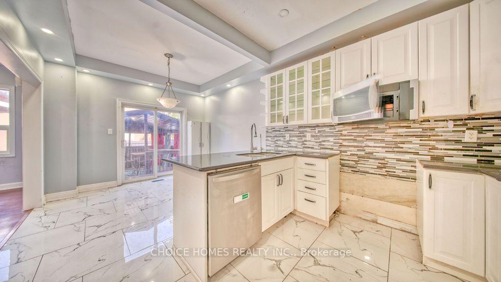 Photo 10 of 27 Savita Road, Brampton, Fletcher's Meadow — HOMEH