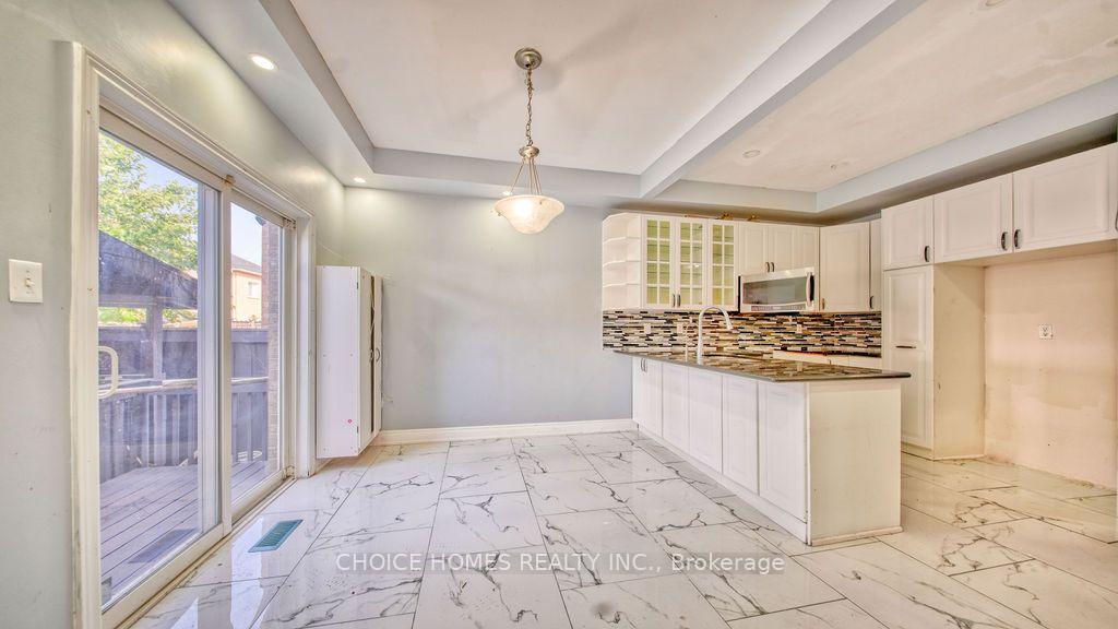 Photo 14 of 27 Savita Road, Brampton, Fletcher's Meadow — HOMEH