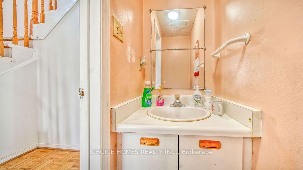 Photo 18 of 27 Savita Road, Brampton, Fletcher's Meadow — HOMEH